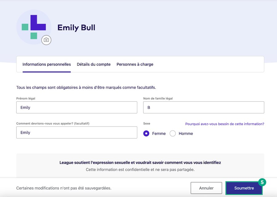 bouton Soumettre mis en surbrillance dans l'écran d'informations personnelles